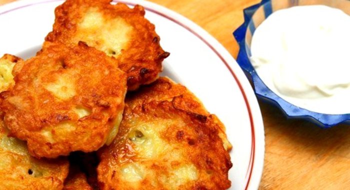 Картофельные котлеты с грибным соусом