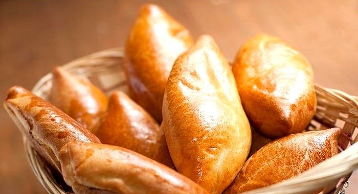 Пирожки с картошкой и колбасой