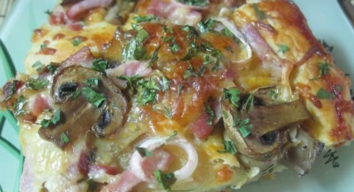 Домашняя пицца с грибами