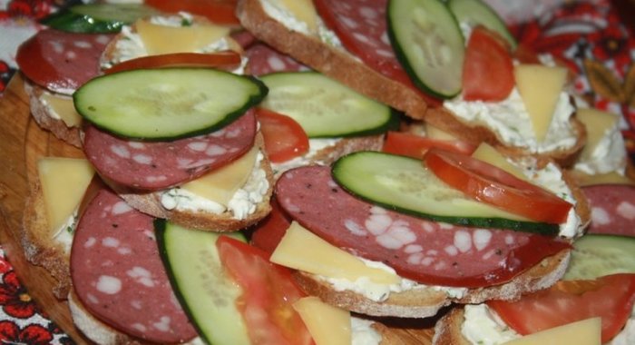 Бутерброды к завтраку Разноцветная мозаика