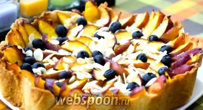 Тарт с шоколадным кремом и нектаринами