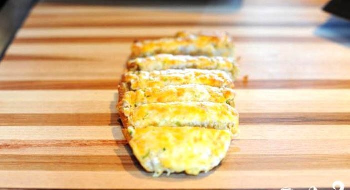 Чесночно-сырный хлеб