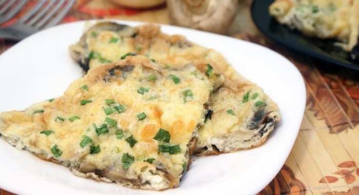 Омлет с грибами и сыром