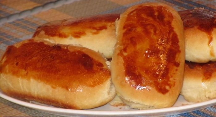 Пирожки с картошкой из дрожжевого теста в духовке