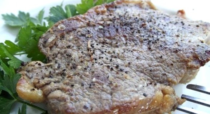 Сочный стейк из свинины