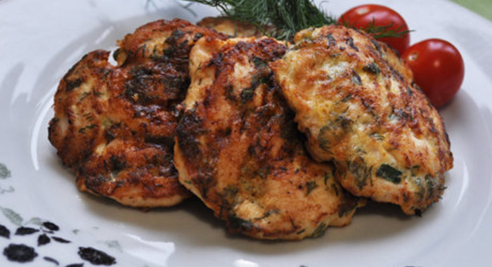 Куриные котлеты с зеленью