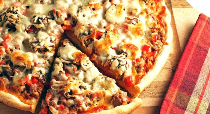 Пицца с белыми грибами