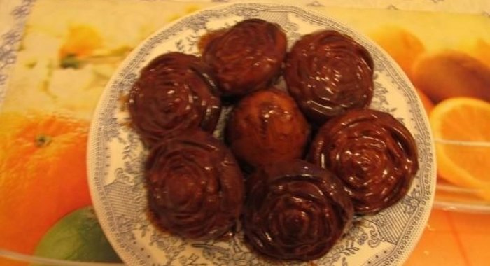 Кексы минские медовые с шоколадной глазурью