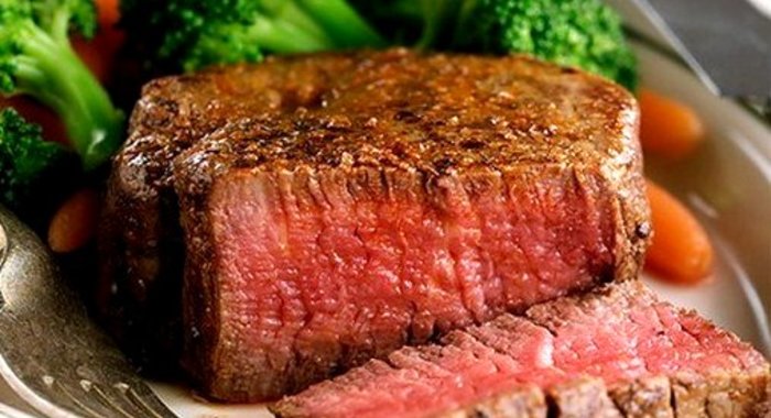 Стейк из говядины с овощами