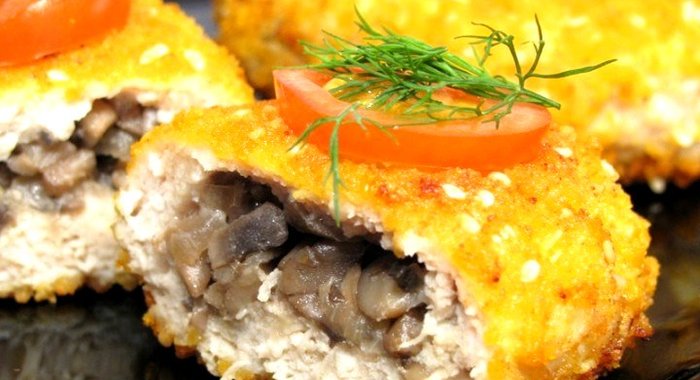 Котлеты из индейки, фаршированные грибами