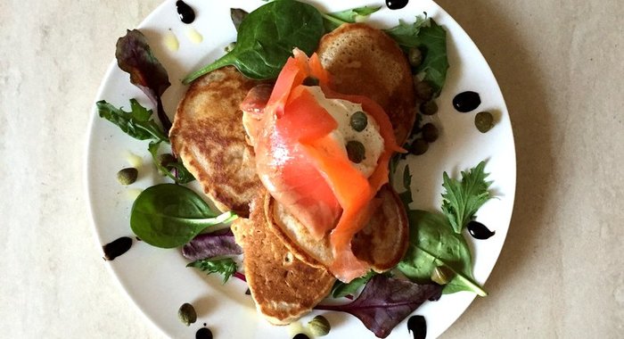 Гречневые оладьи с семгой