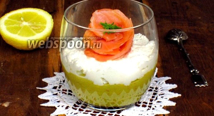 Мусс из авокадо и рикотты с лососем