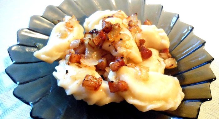 Вареники со шкварками