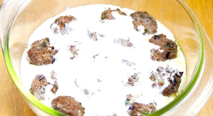 Тефтели, запеченные в йогурте