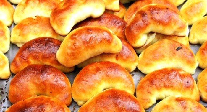 Пирожки из пресного теста