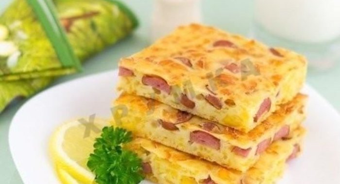 Ленивый пирог с сыром и сосисками