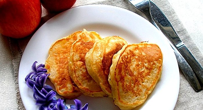 Оладьи с яблоками