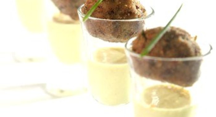 Куриные котлеты с соусом из бальзамического уксуса и тимьяном