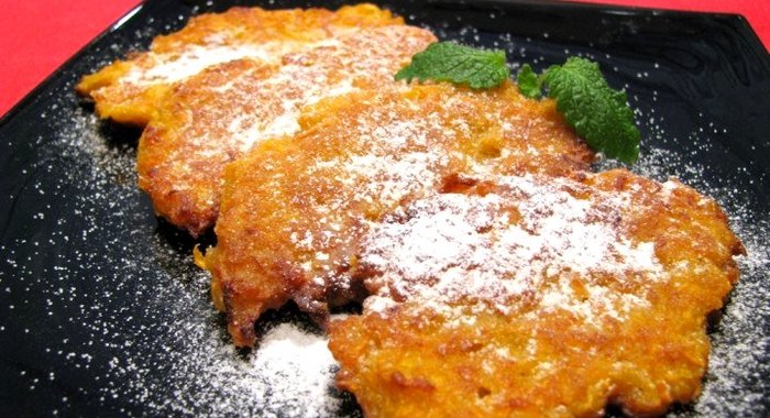 Яблочно-морковные оладьи