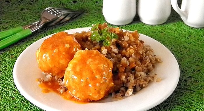 Куриные тефтели с подливкой