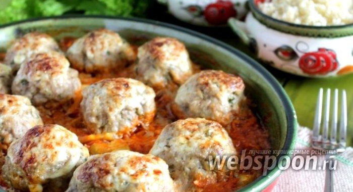 Тефтели с булгуром на овощной подушке