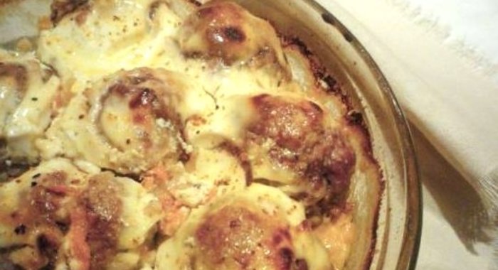 Тефтели с подливкой из сметаны