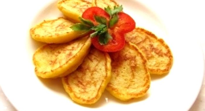 Тыквенные оладьи по‑индийски с карри и базиликом