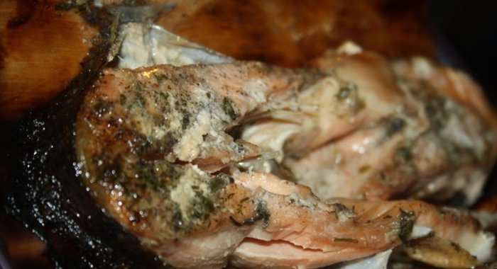 Стейки форели в гриль-бумаге на мангале