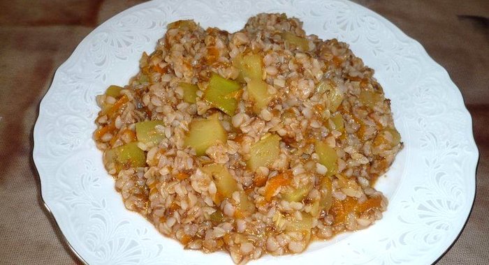 Гречневая каша с кабачком