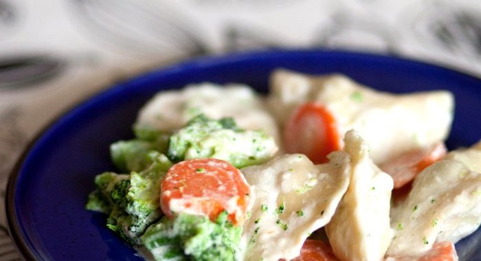 Тортеллини с брокколи в сливочном соусе