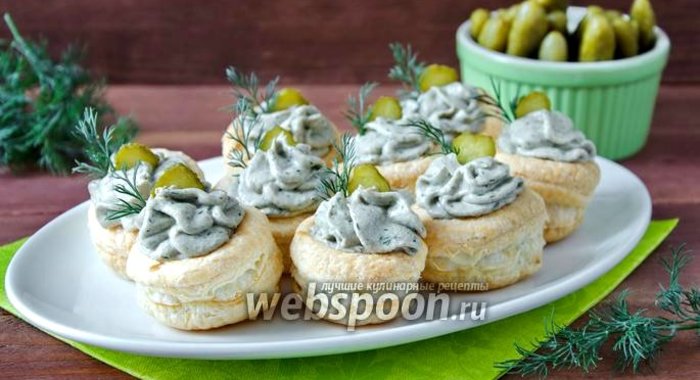 Канапе со шпротным паштетом