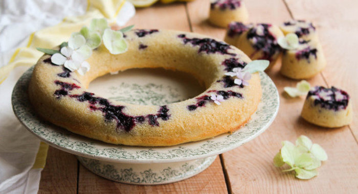 Лимонный кекс из рисовой муки с голубикой