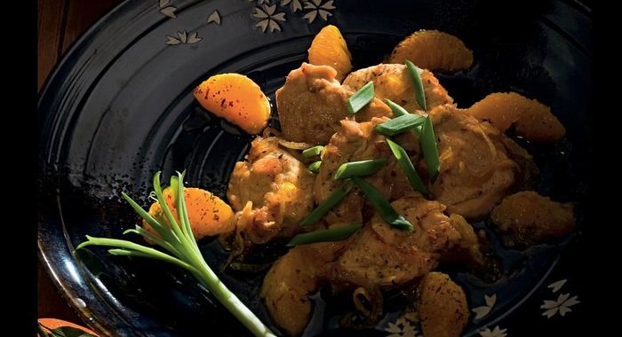 Песочные пирожные с белым и розовым кремом