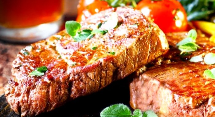 Стейк из свинины на гриле