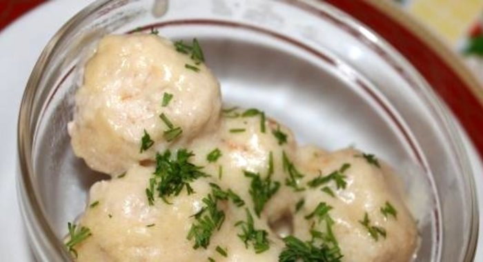 Тефтели в молочном соусе