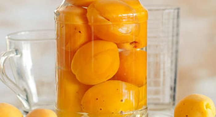 Компот из абрикосов в мультиварке