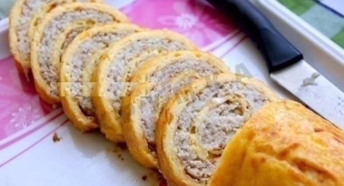 Яичный рулет с куриной грудкой