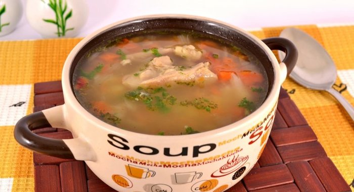 Овощной суп с курицей
