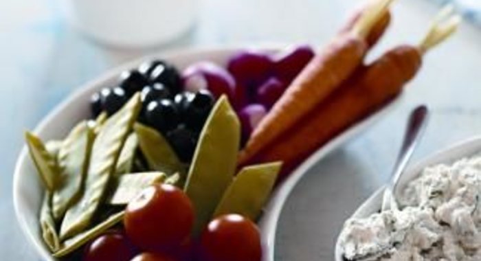 Овощи с дипом из рикотты