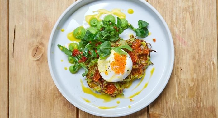 Оладьи с кабачками и красной икрой