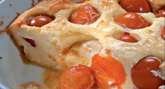 Творожная запеканка с помидорами