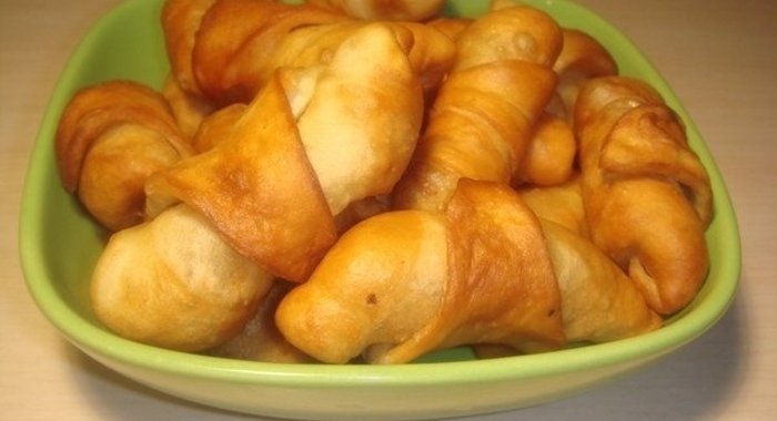 Закусочные жареные мини-пирожки с мясом