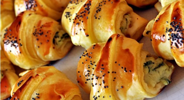 Слоеные рулетики с семгой