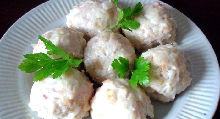 тефтели в сметанном соусе для малыша