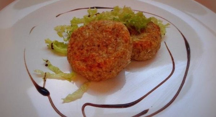 Диетические куриные котлеты с отрубями и сельдереем