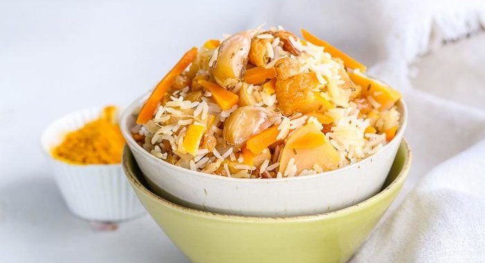 Постный плов с овощами и сухофруктами