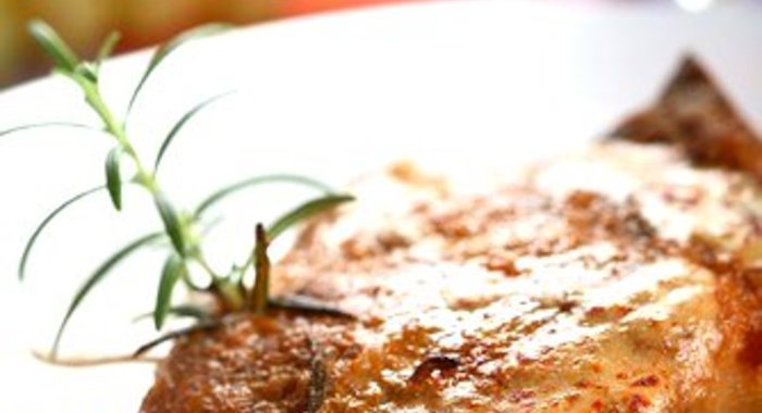 Курица с виноградом и тархуном в белом вине