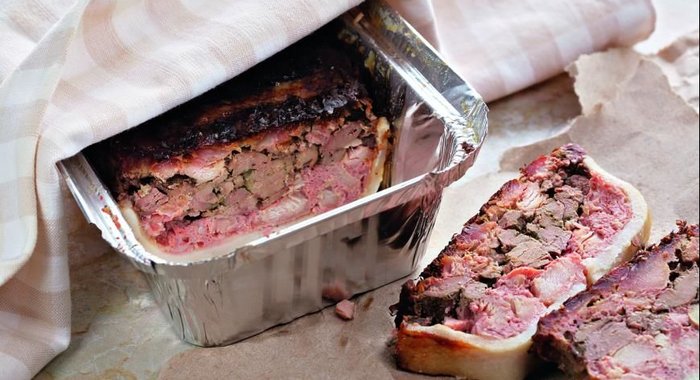 Паштет из кролика с лесными орешками