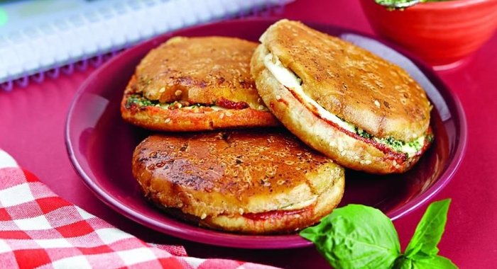 Горячий бутерброд с моцареллой