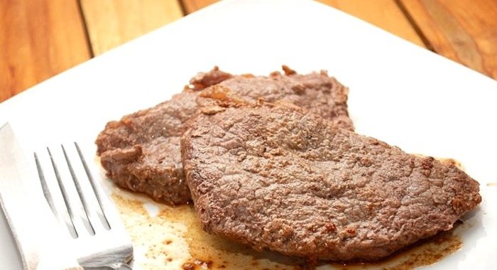 Стейк из говядины жареный